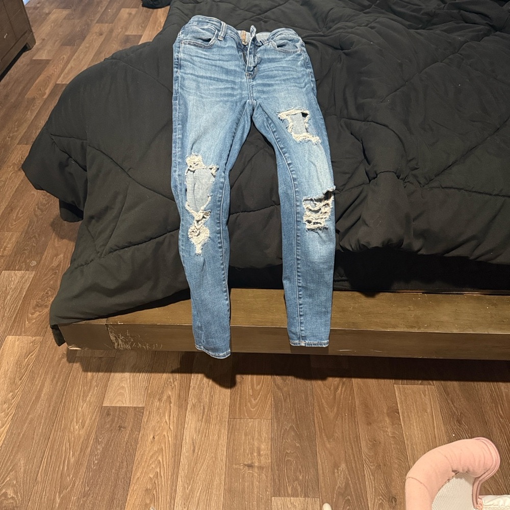 American Eagle Outfitters Light Blue Distressed Skinny Jeans